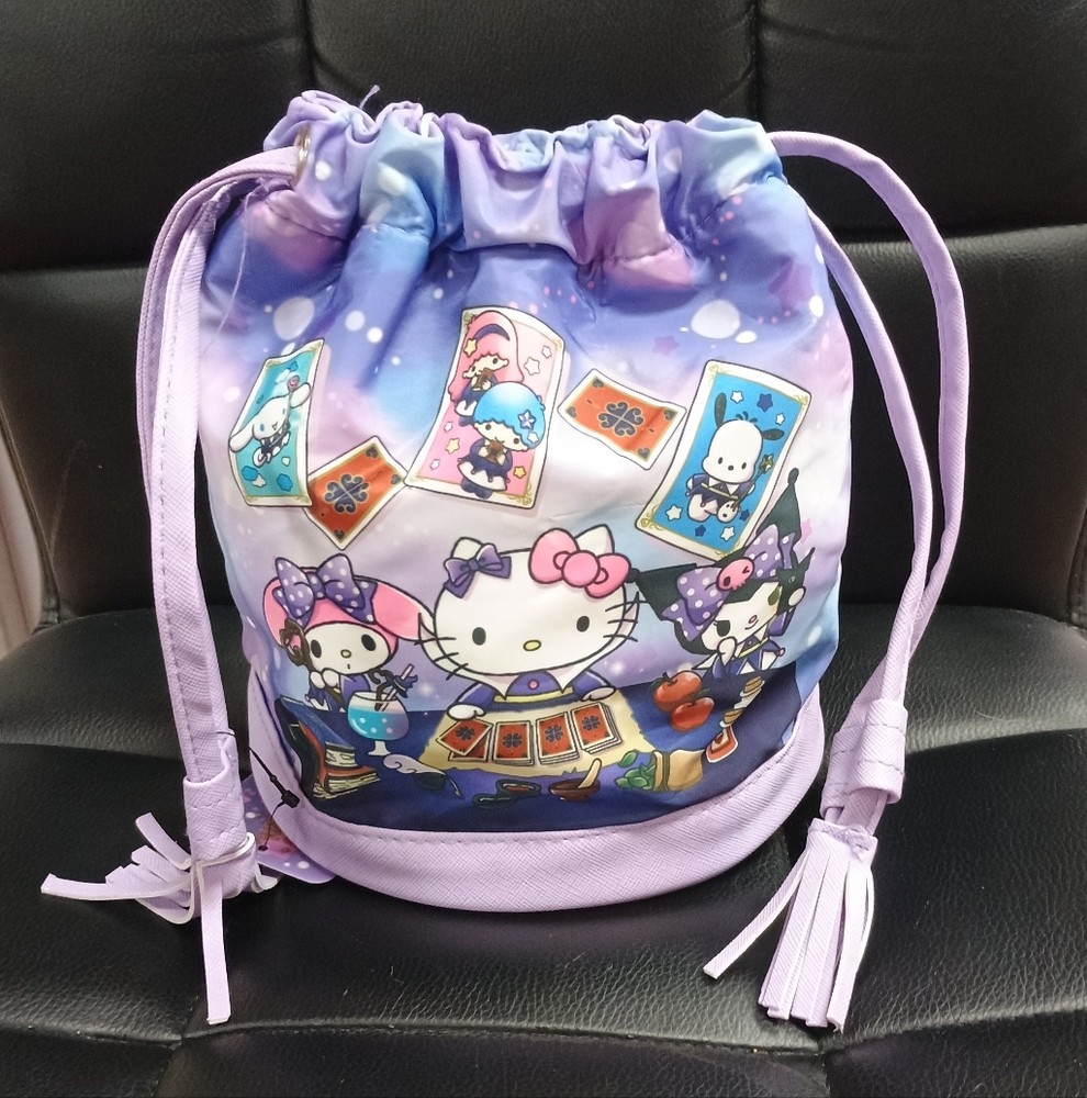 💋Host Pick 💋🆕HELLO KITTY & FRIENDS Magic Card Drawstring Bag